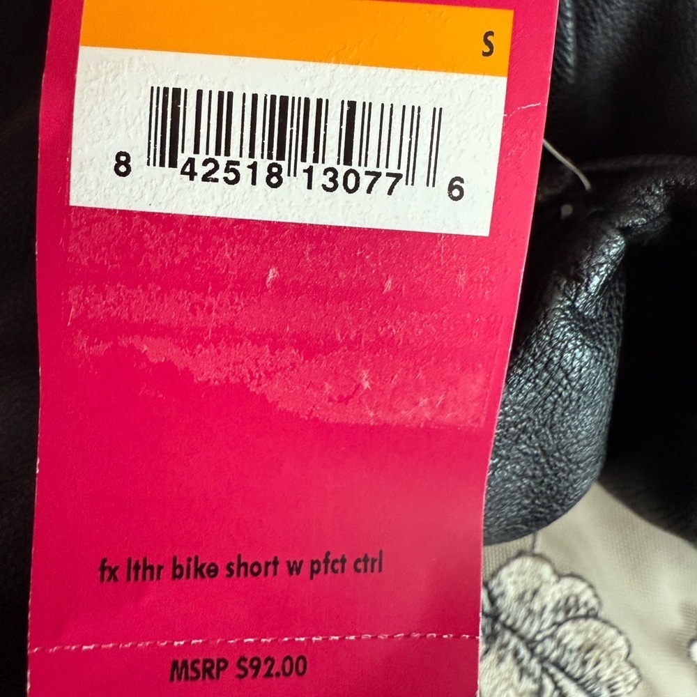 Commando Faux Leather Bike Shorts Black Women’s Small NWT High Rise Biker - Picture 8 of 8